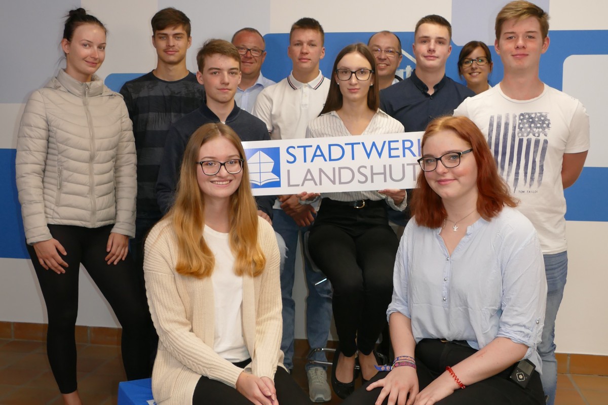19 Auszubildende SWLA 9 neue Auszubildende bei den Stadtwerken Landshut