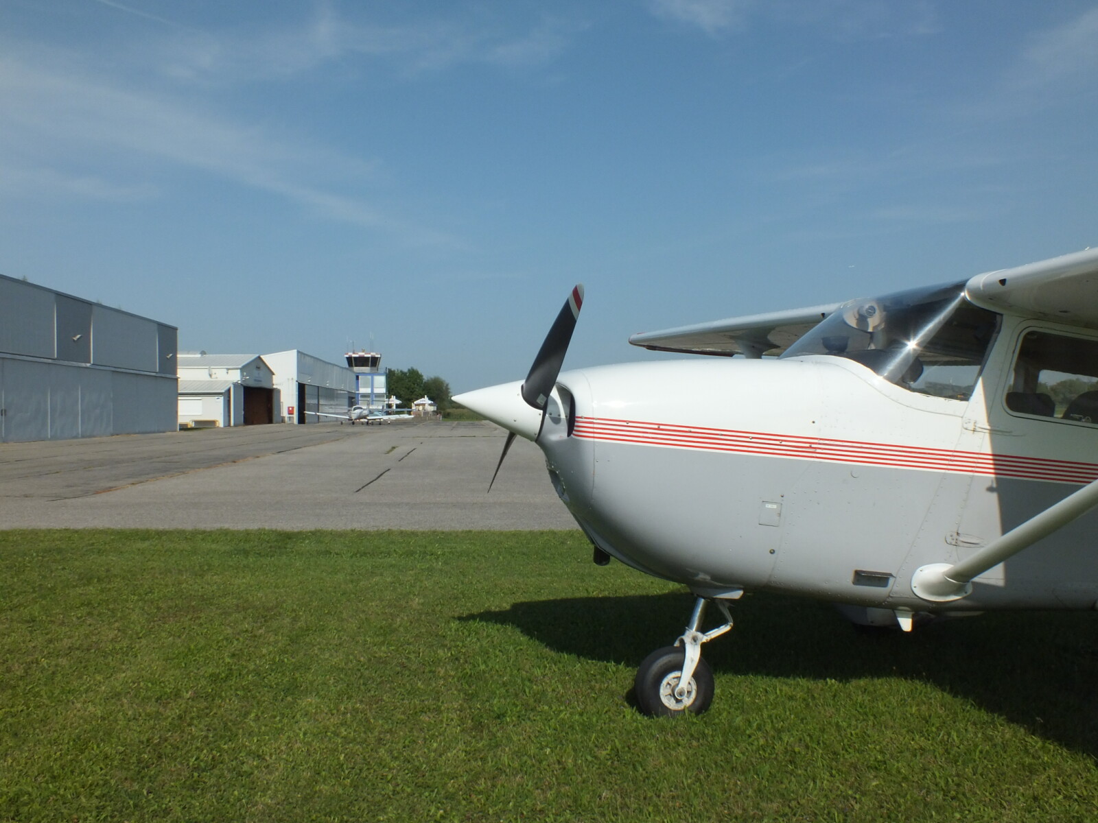 Flugzeug am Flugplatz Ellermühle