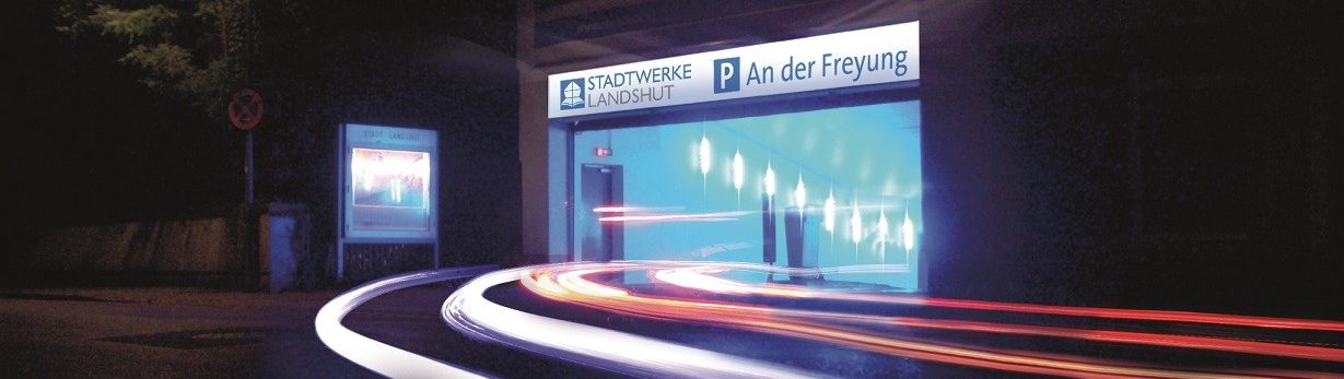 Parkhaus an der Freyung bei Nacht